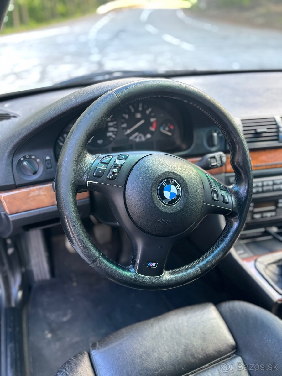 BMW E39 525i na náhradné diely - 3