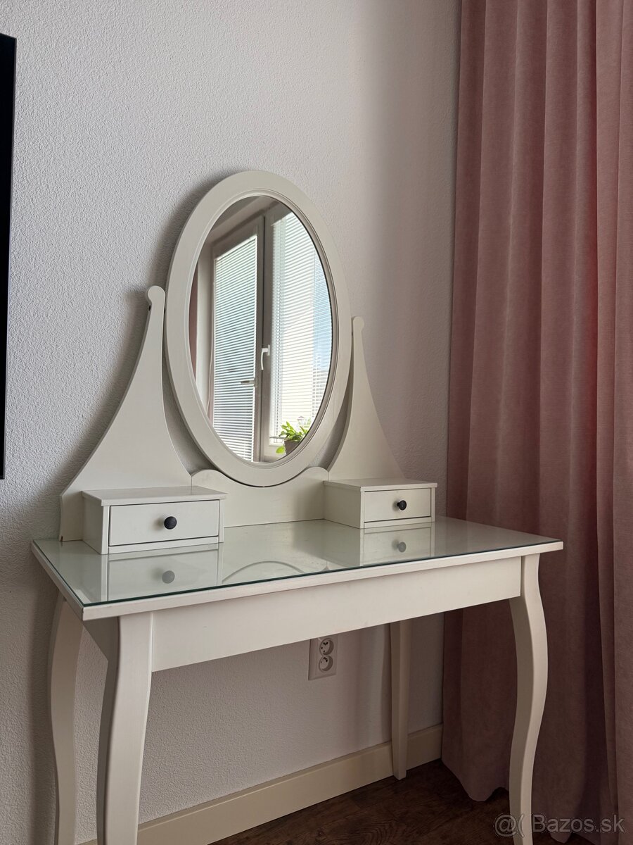 Kozmetický toaletný stolík - 3