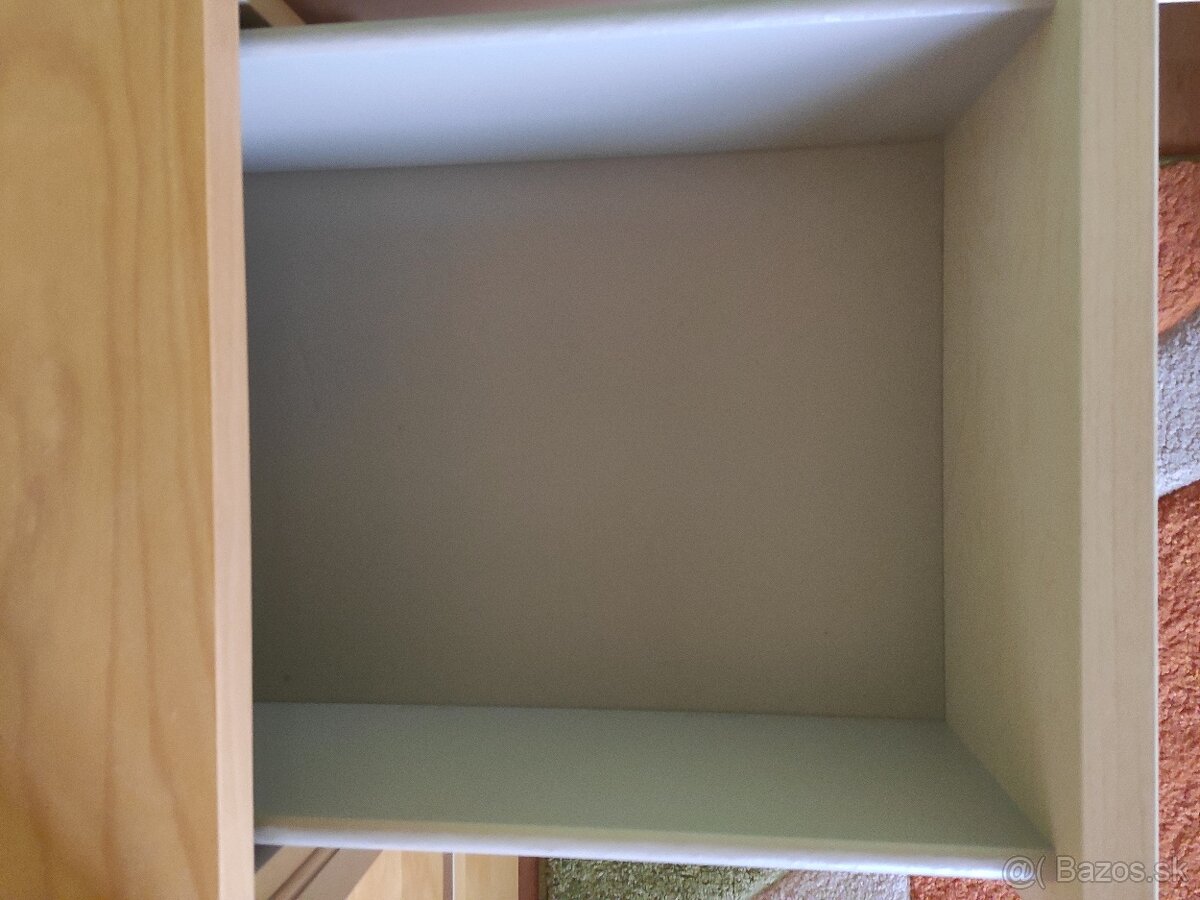 Nočný stolík IKEA - 3