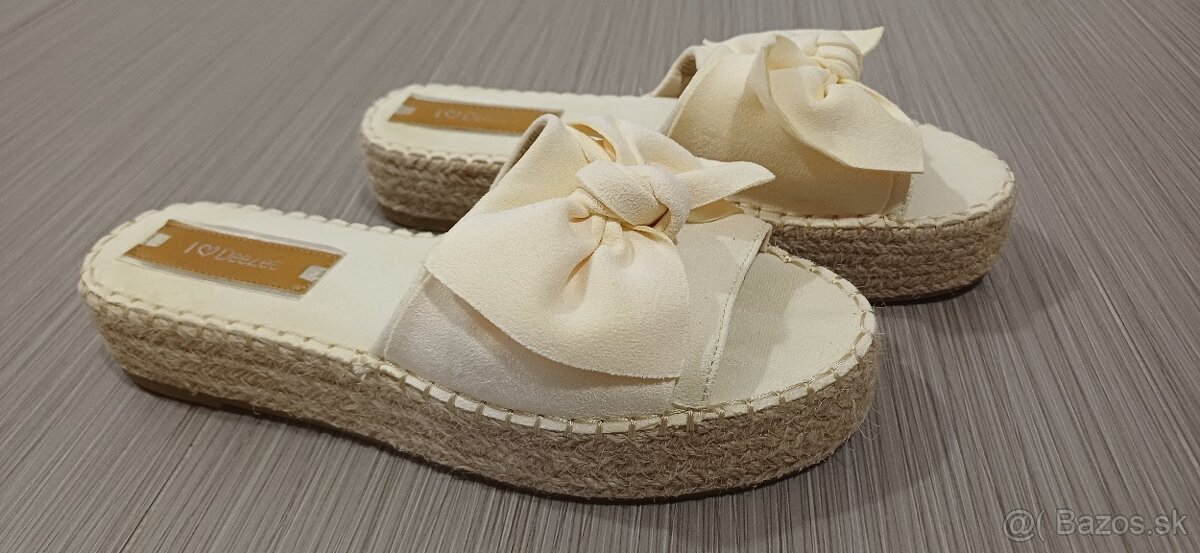 Letné topánky - šľapky na plaforme - 3