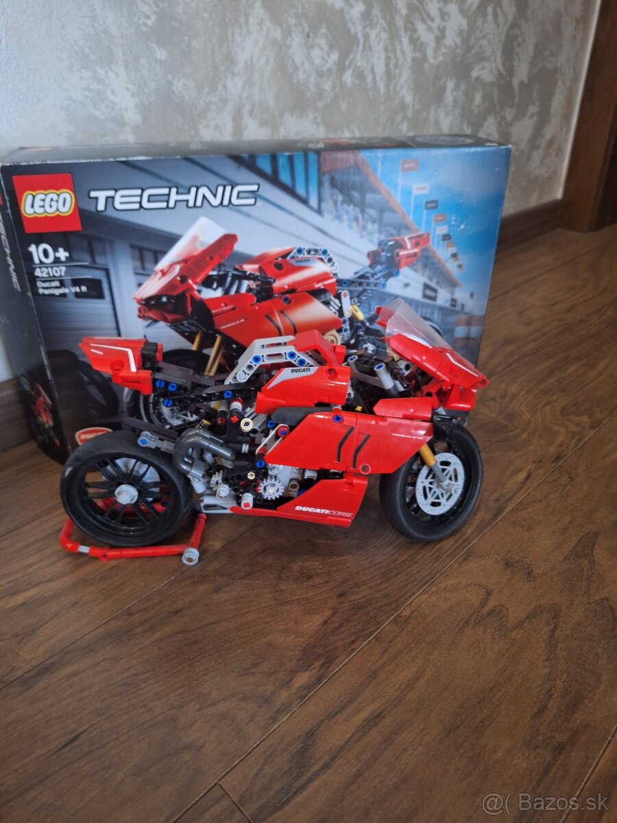 Lego Technic 42107 Ducati Panigale V4 R - 3