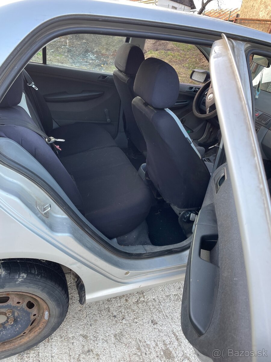 Rozpredam skoda fabia 1.4 mpi - 3