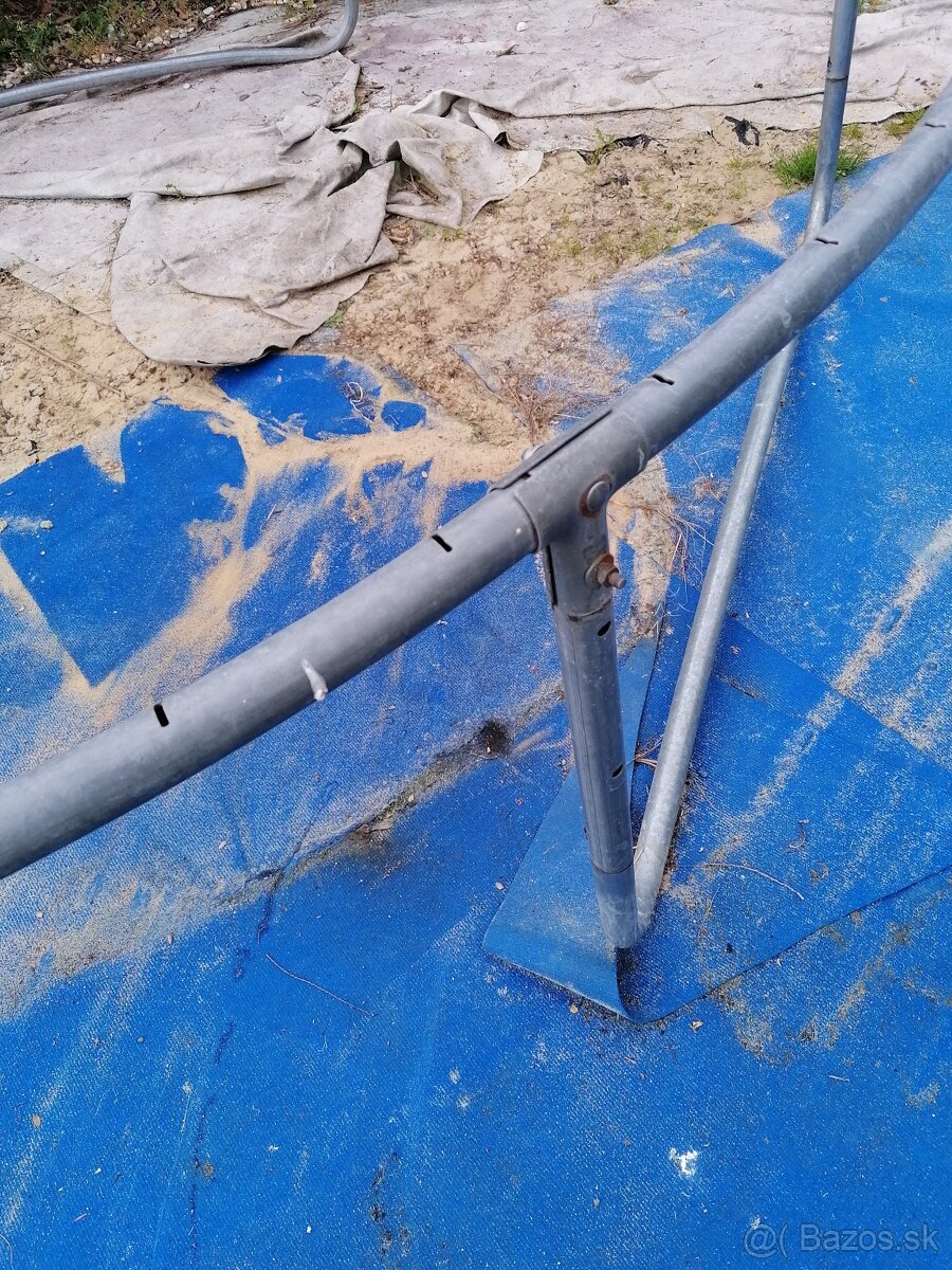 Rám na trampolínu. - 3