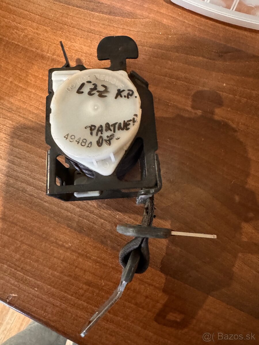 Bezpecnostny pas pre peugeot parner - 3