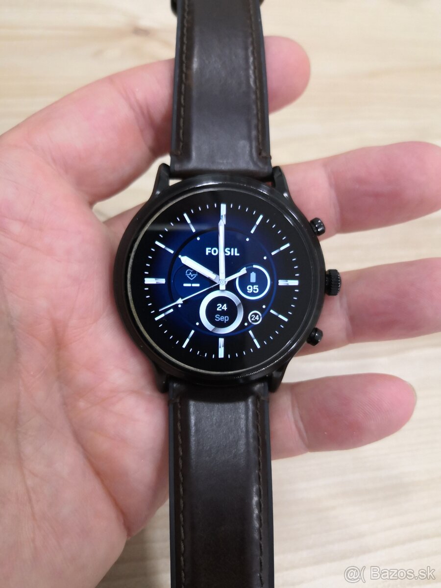 Predám smartwatch Fossil Gen 5 The Carlyle HR - 3