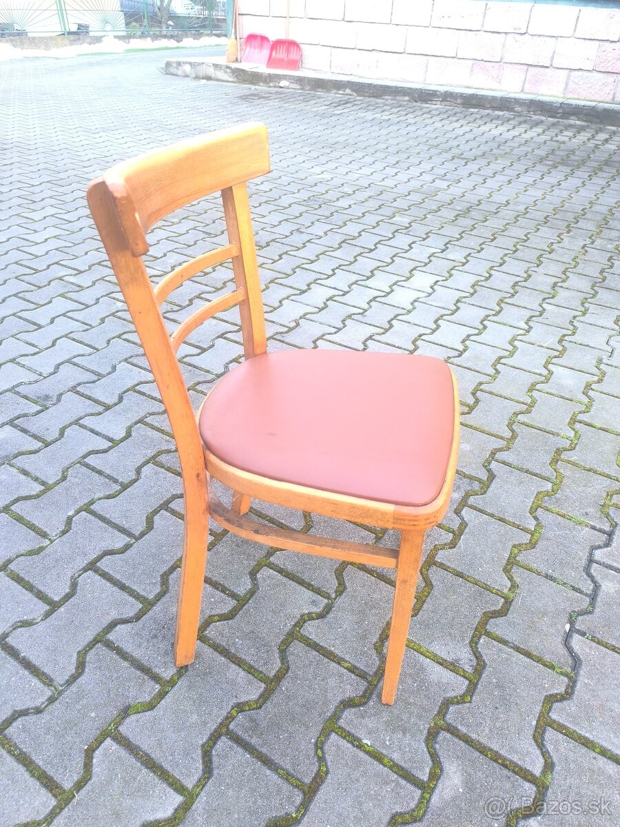 Stôl a stoličky - 3
