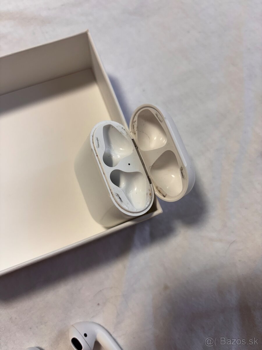 Apple airpods 1 - 3