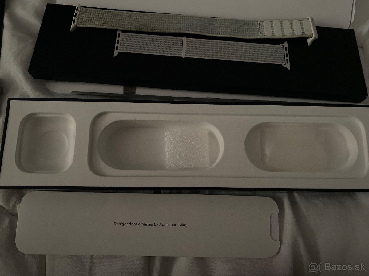 Apple Watch series 4 Nike + , 40MM - 3