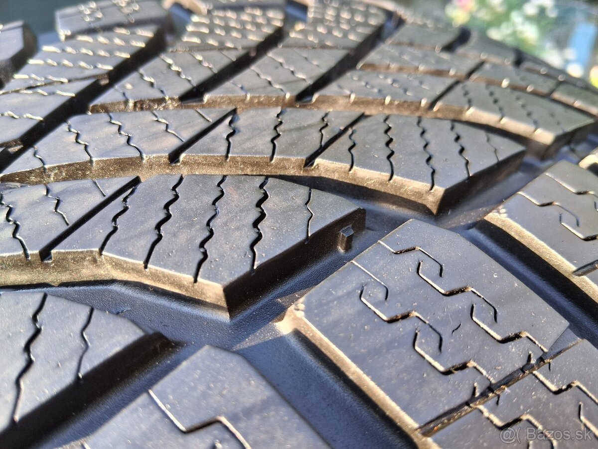 215/60 r17 zimne pneumatiky - 3