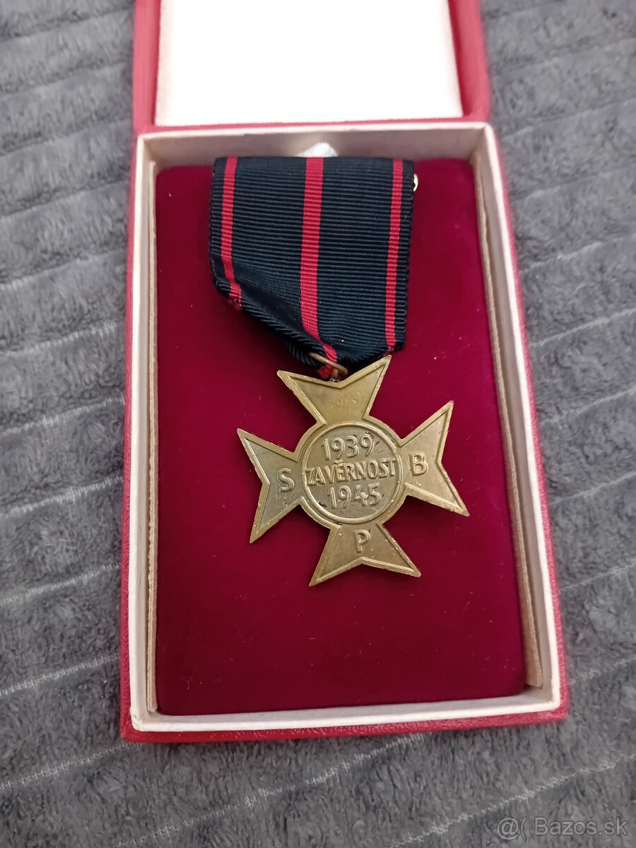 Vyznamenanie za vernost - 3