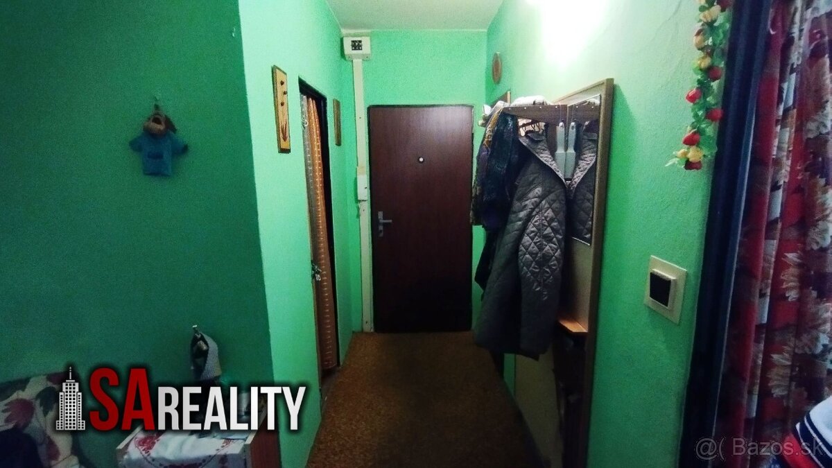 Na predaj 3 izbový byt , centrum Levice - 3