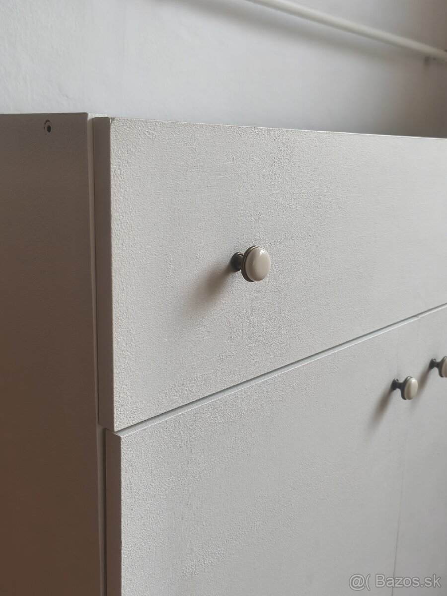 Biela komoda - 3