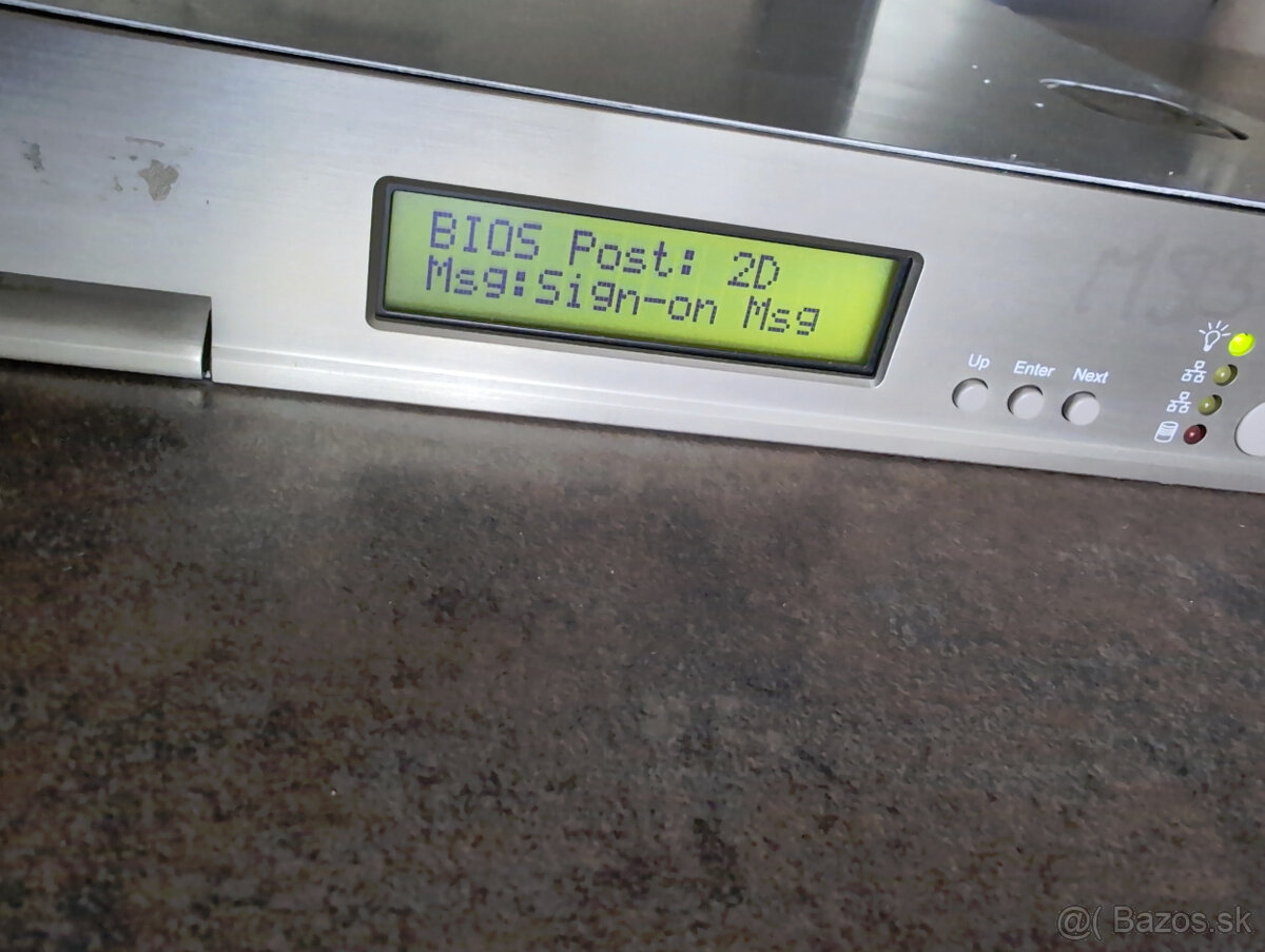 Predám server MSI MS-9211 - 3