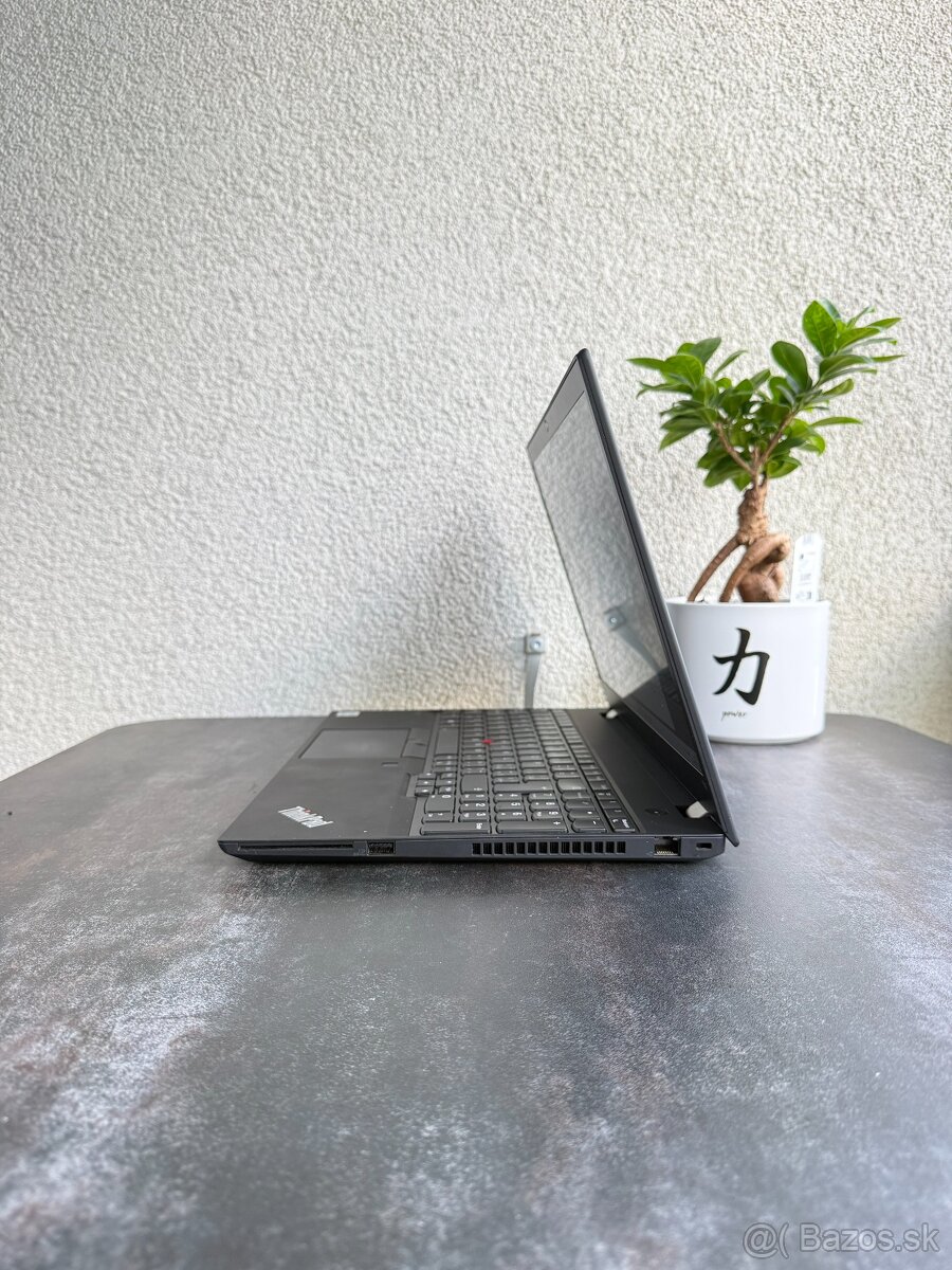 Lenovo ThinkPad T15 i7 + NVIDIA MX - 3