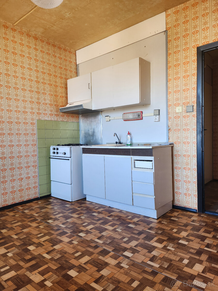 VÝBORNÁ PONUKA - 1 izbový byt Klokočina, balkón, 36 m2 - 3