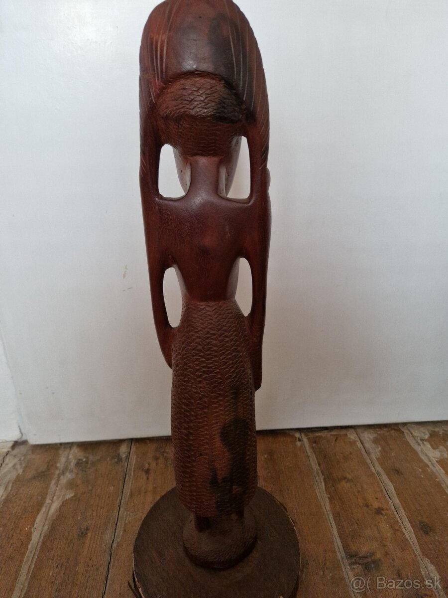 Vyřezávaná africká žena - 3