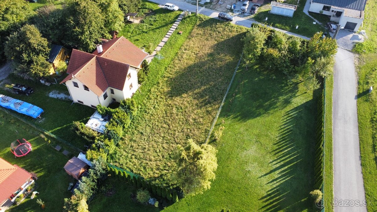 Pozemok vo Valči - 3