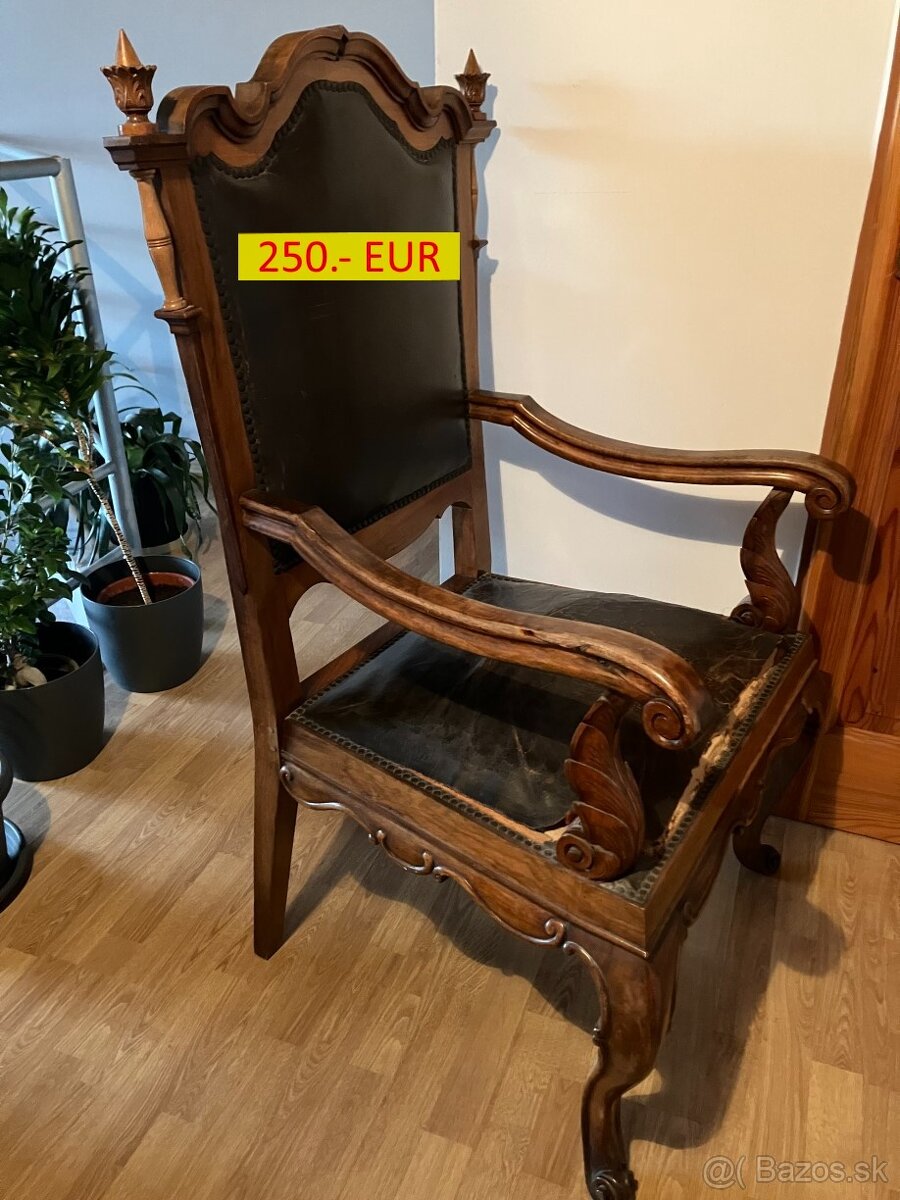 Vyrezávané 120 ročné kreslo - 3