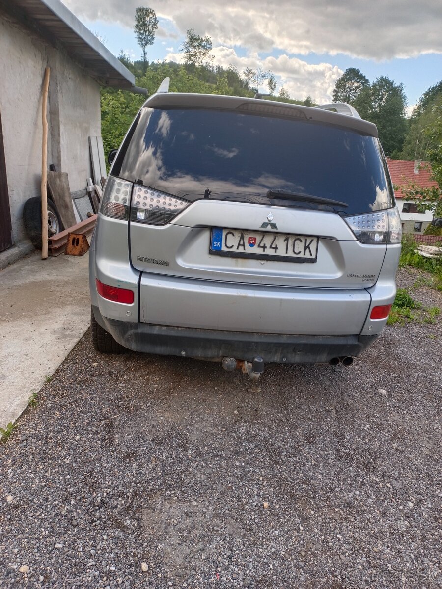 Mitsubishi Outlander 4x4 (2009) - 3