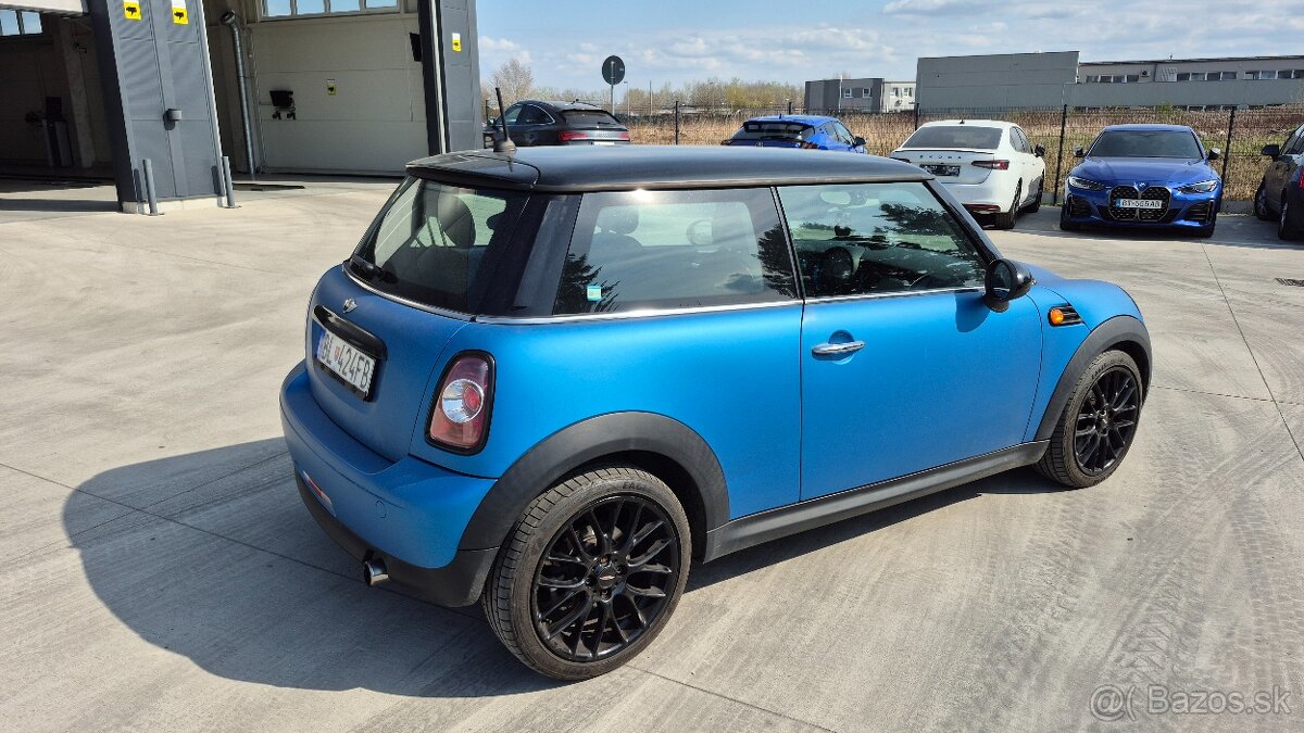 Mini Cooper 1.6 90 kw M6 kup.SR aj vymena - 3
