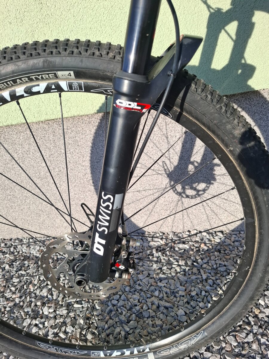 Karbonovy bicykel Specialized L - 3