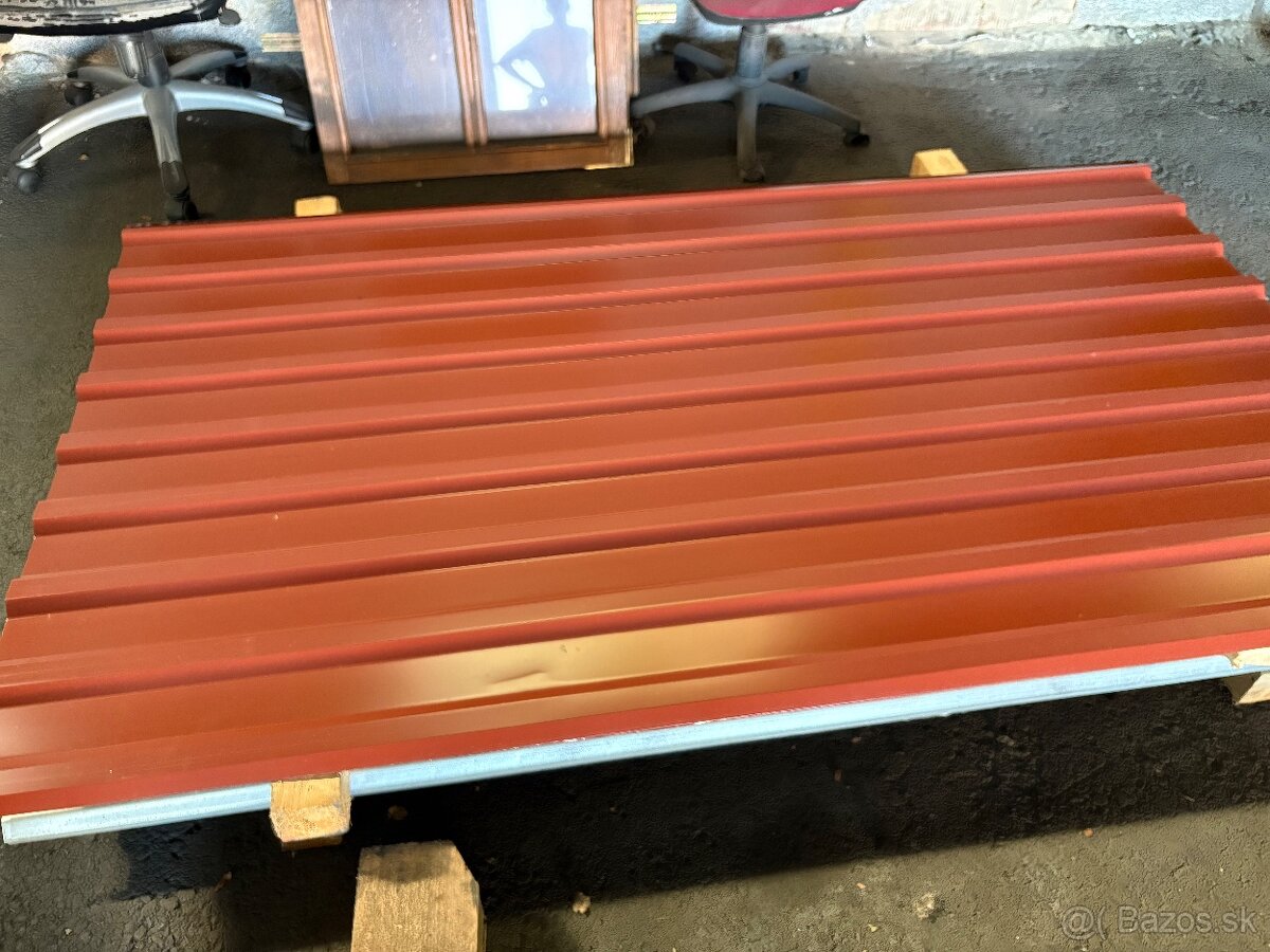 Trapézový Polakovaný plech T-18, 0,40/1072 RAL8012 - 3