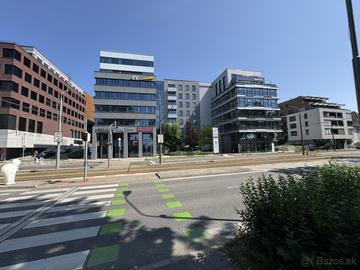 Prenájom samostatného kancelárskeho traktu 407 m² pri nábrež - 3