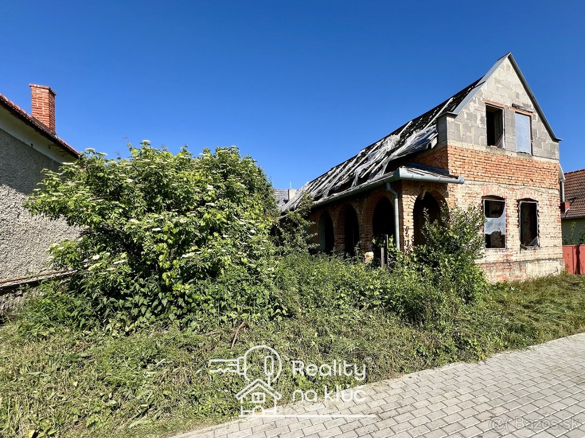 Na predaj rodinný dom s pozemkom 3 504m² Tesárske Mlyňany - 3