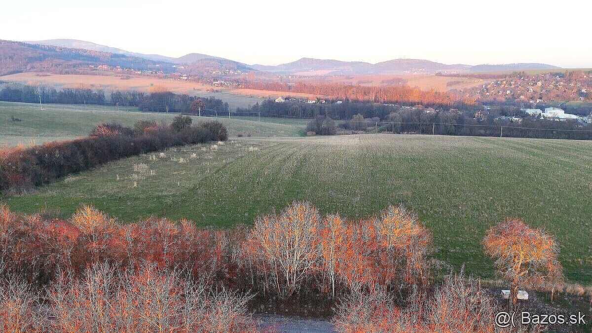 Jedinečný stavebný pozemok - 3