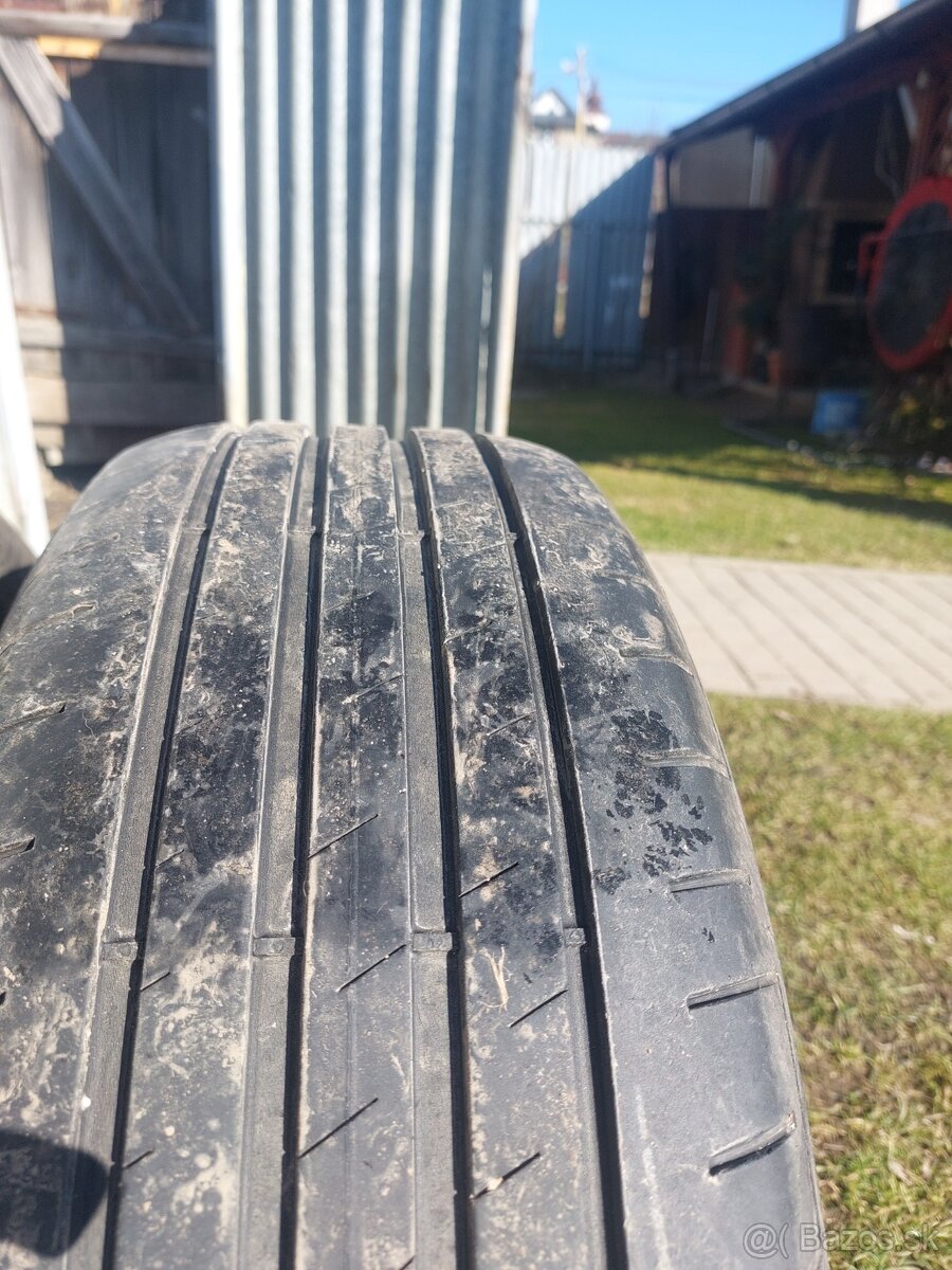 Predám pneut. 215/60 R16 99H - 3