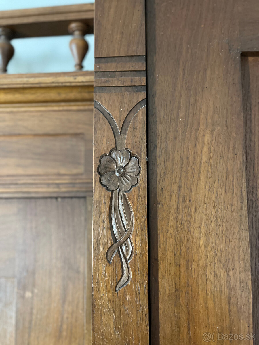 Starožitná skriňa - 3