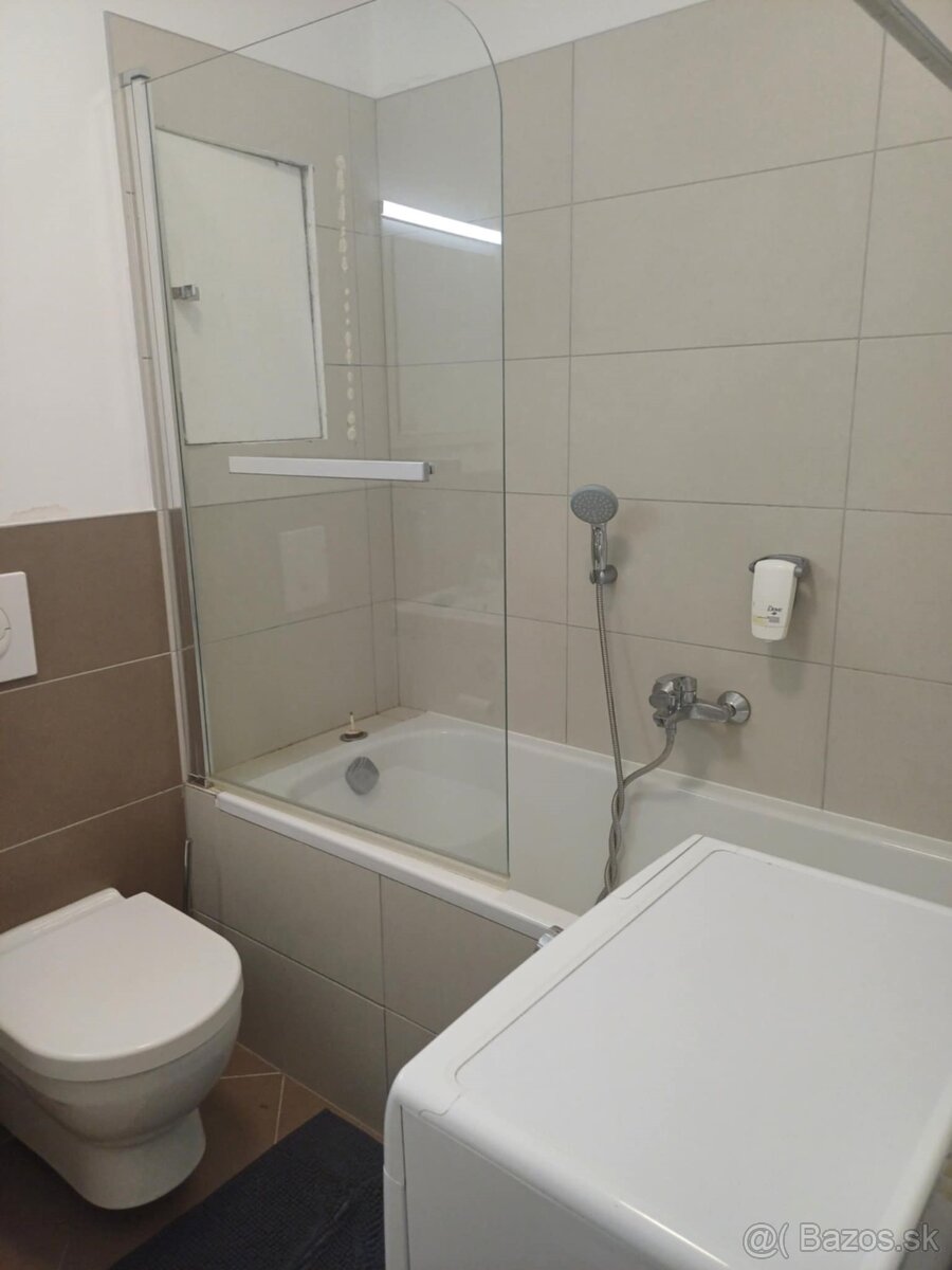 Ponúka na predaj 2-izb. byt, Žilinská ul., BA - Staré Mesto - 3