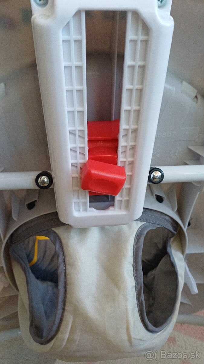 BABY MIX Detské chodítko s volantom
- 3