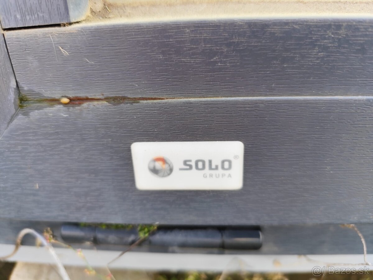 2 ks okna zn. SOLO GRUPA - 3