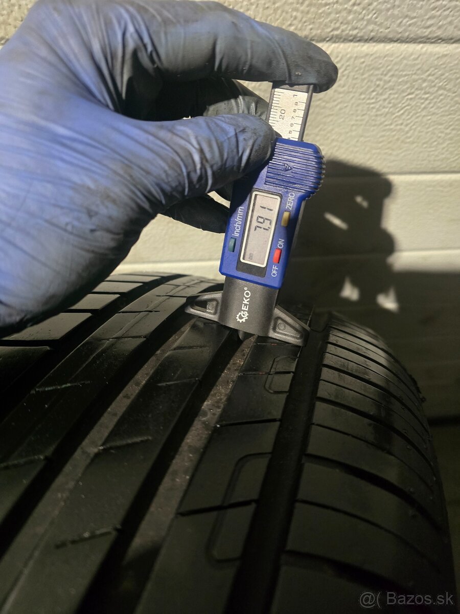 Zánovné Letné Pneu GoodYear Efficient Grip 215/55 R17 - 3