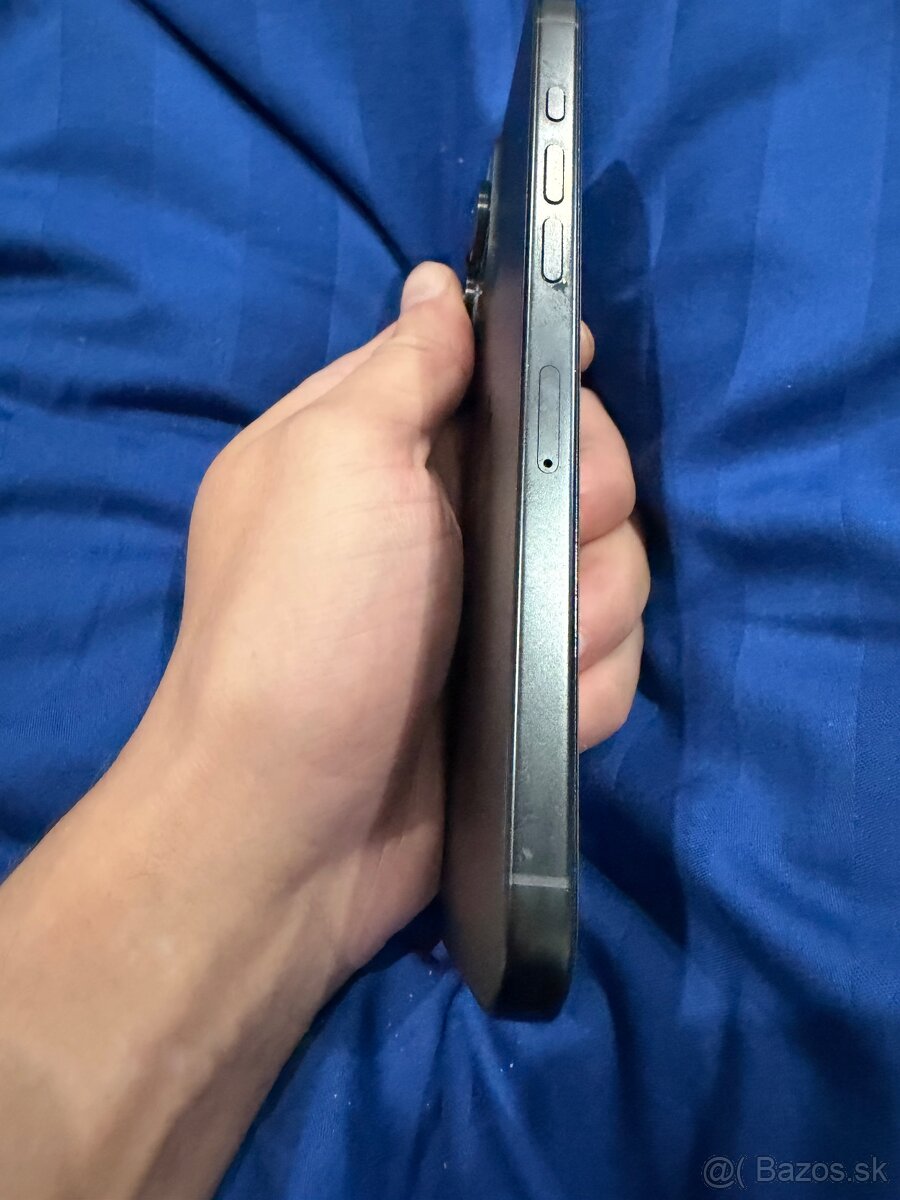 Apple iPhone 16 Pro Max Čierny Titán 256GB - 3