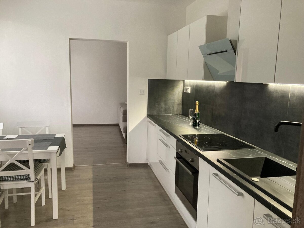 Na predaj priestranný 4 izb. byt v spodnej časti Klokočiny. - 3