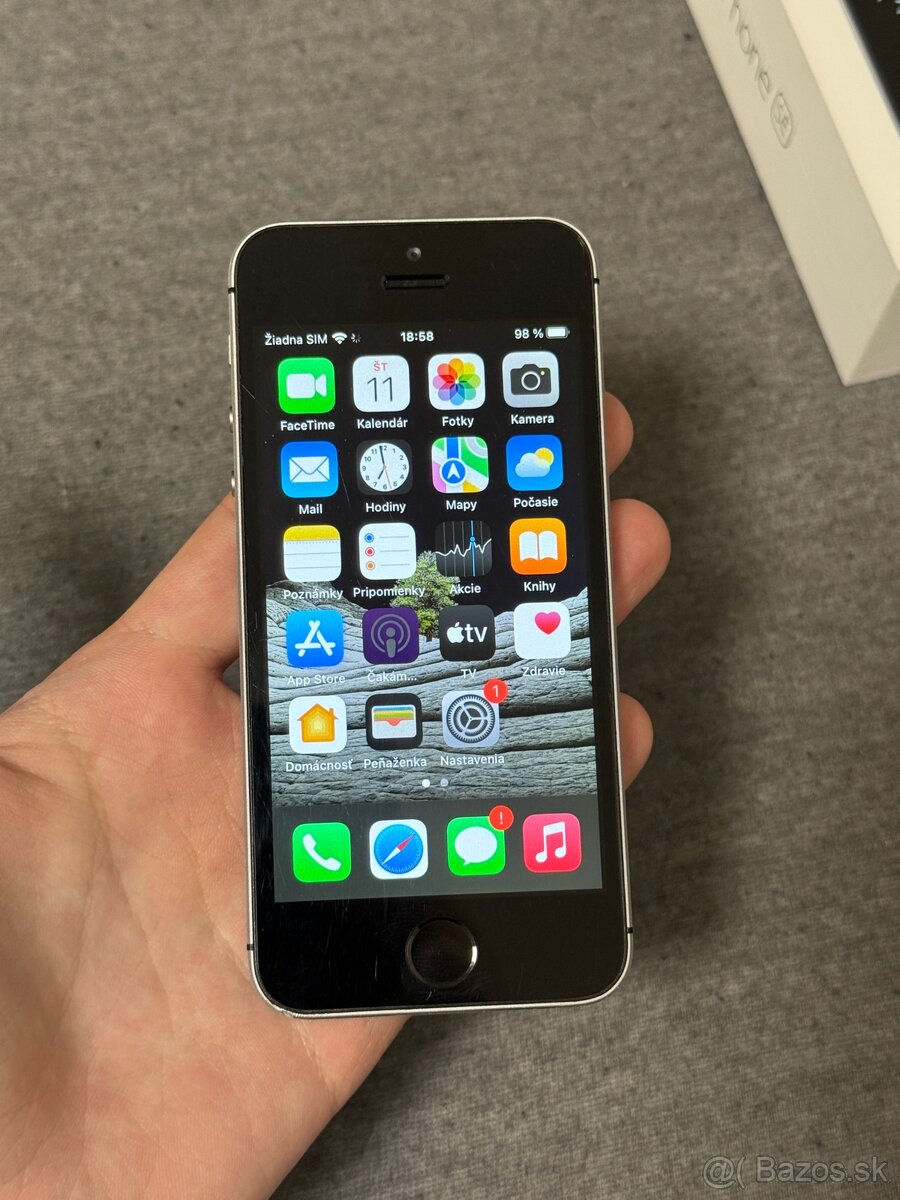 iPhone SE 2020 Space Gray - 3