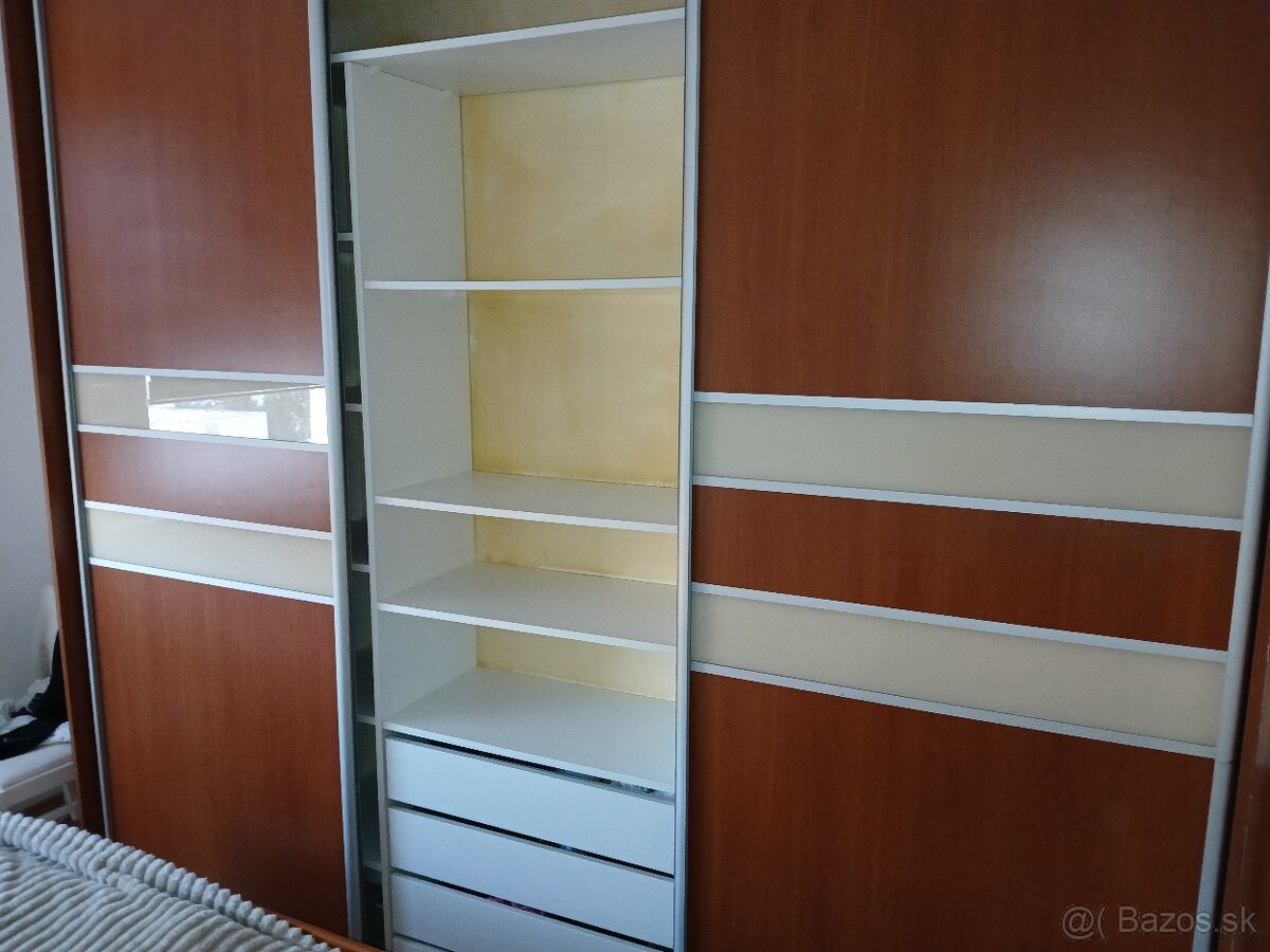 Vstavaná skriňa - 3