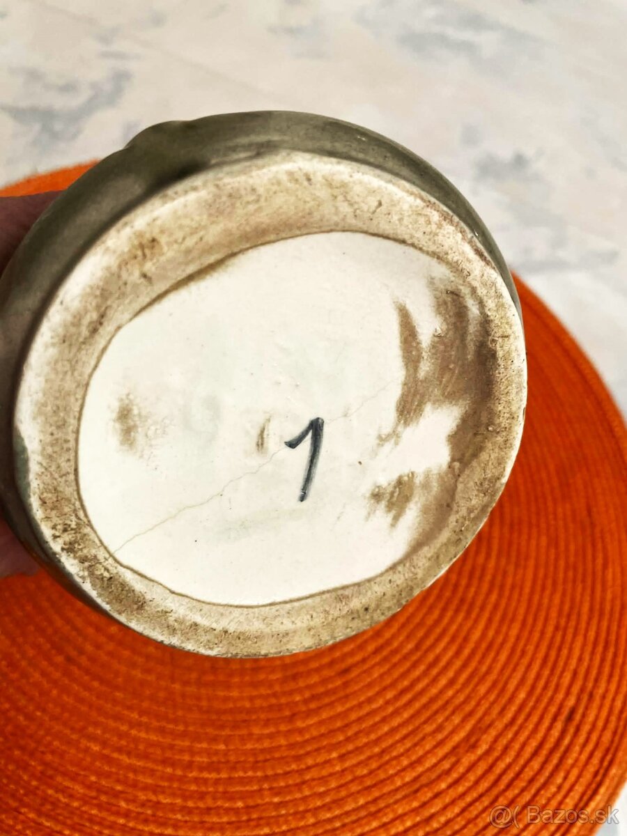 Stará váza - majolika - 3