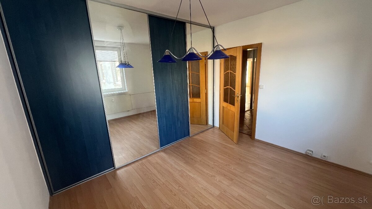 3 Izbovy byt Holleho 57 - 3