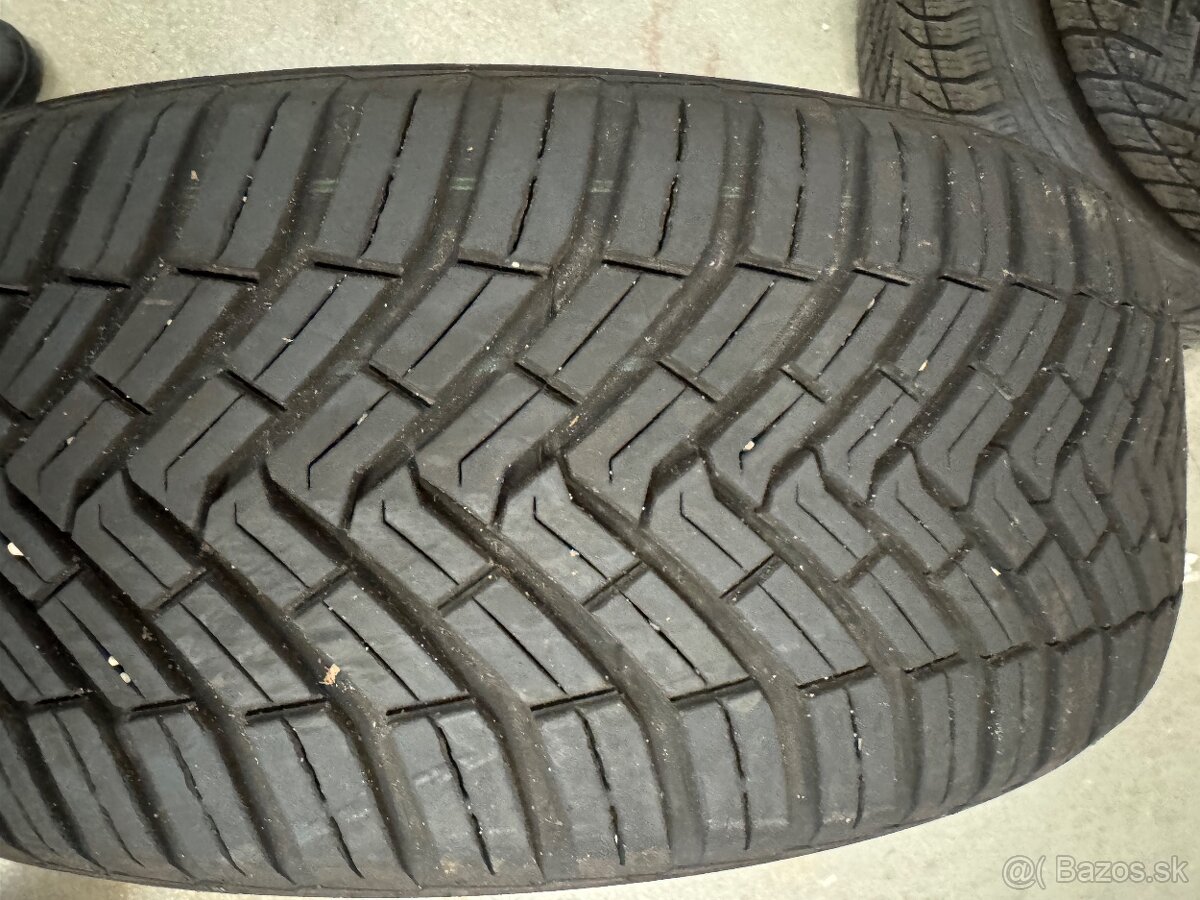 Predám 1ks Continental AllSeasonContact 195/55 R16 celoročné - 3