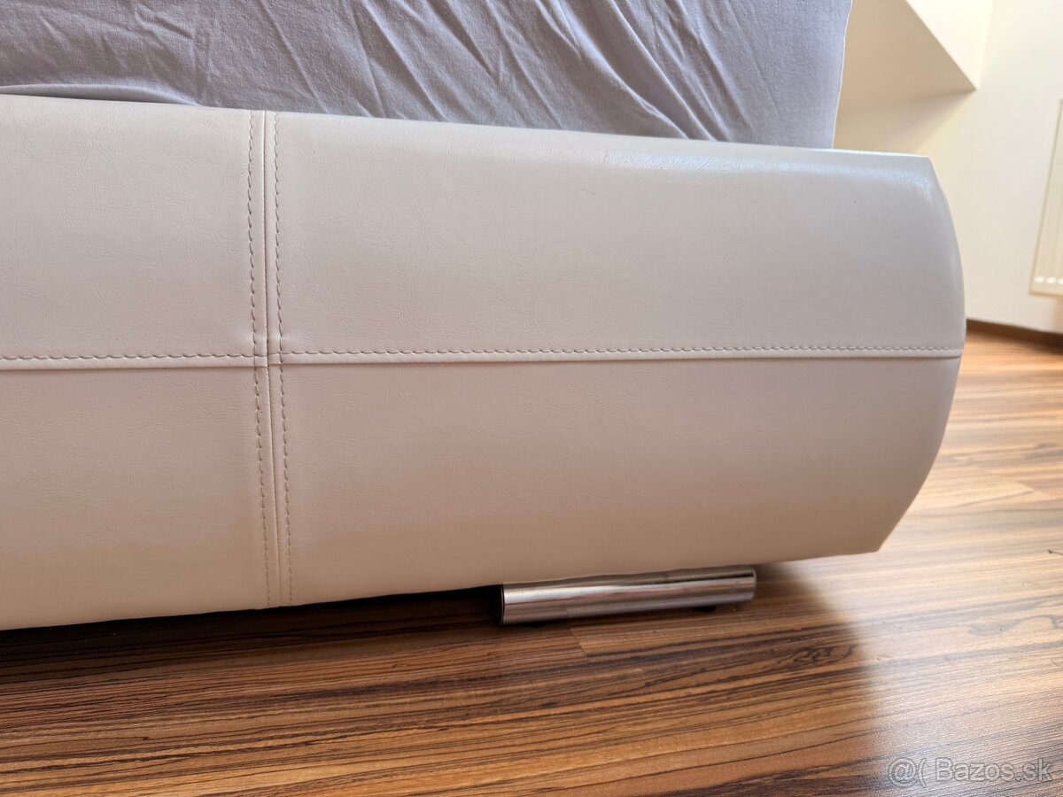 Posteľ s roštom a matracom - 3