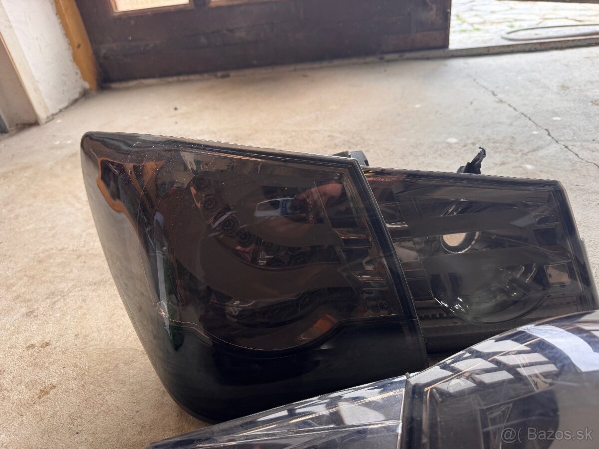 Zadné svetlá cruze - 3