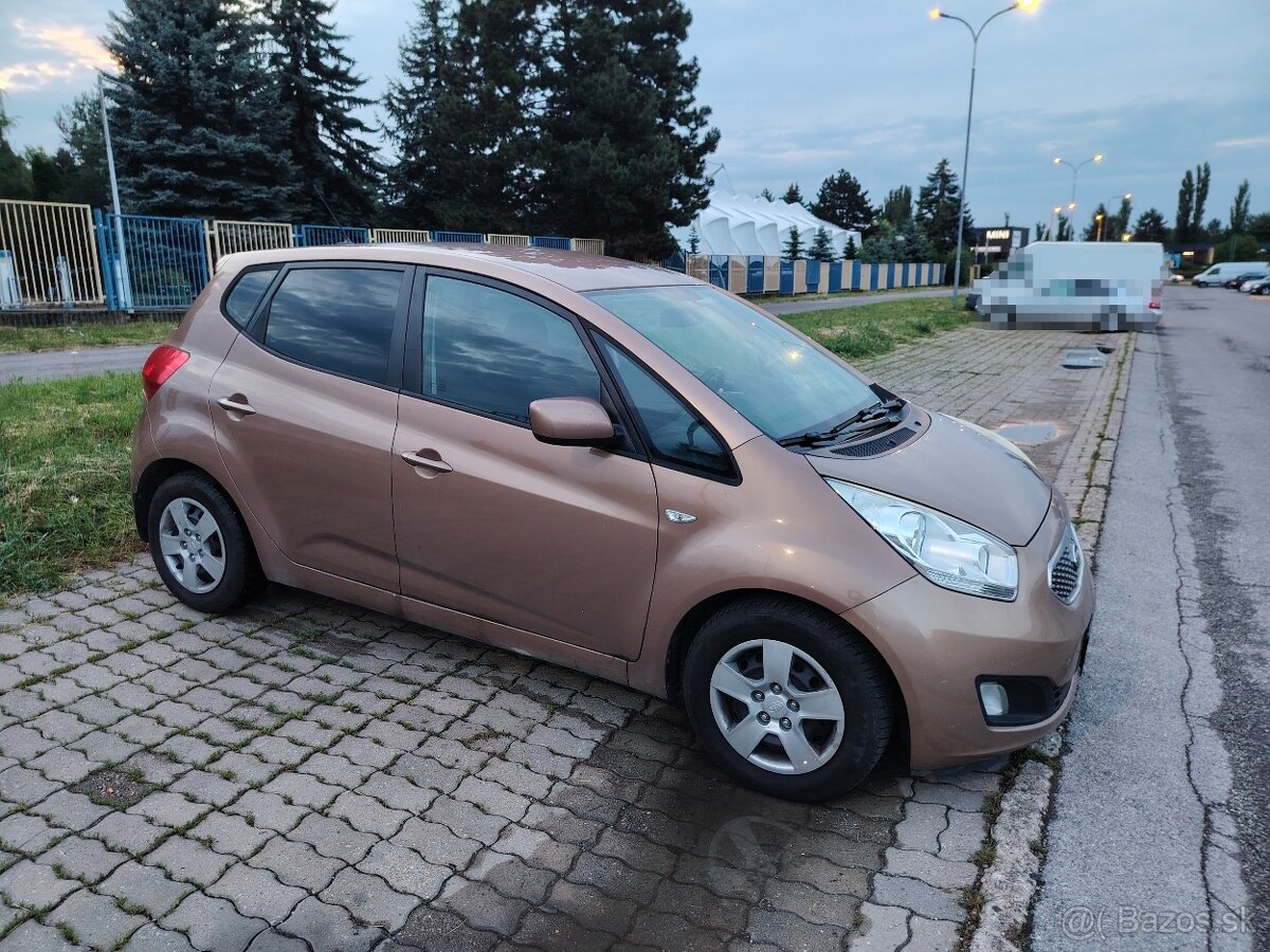 Kia Venga - 3