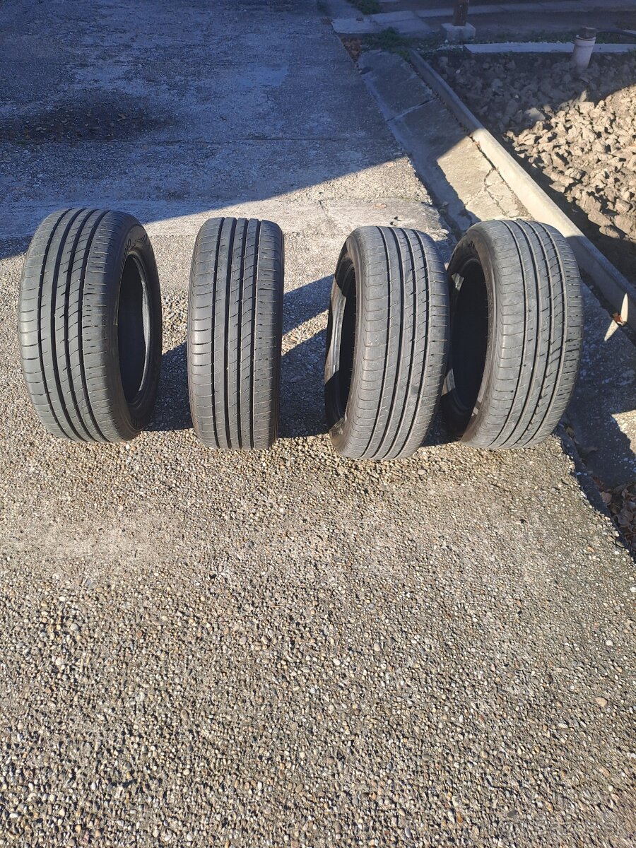 Predám letné pneu Kumho Crugen HP91 235/55 R18 100H - 3