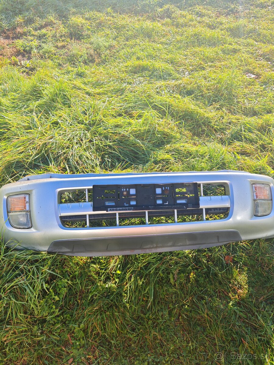 Predám kompletný predný nárazník Toyota rav4 predfacelift - 3