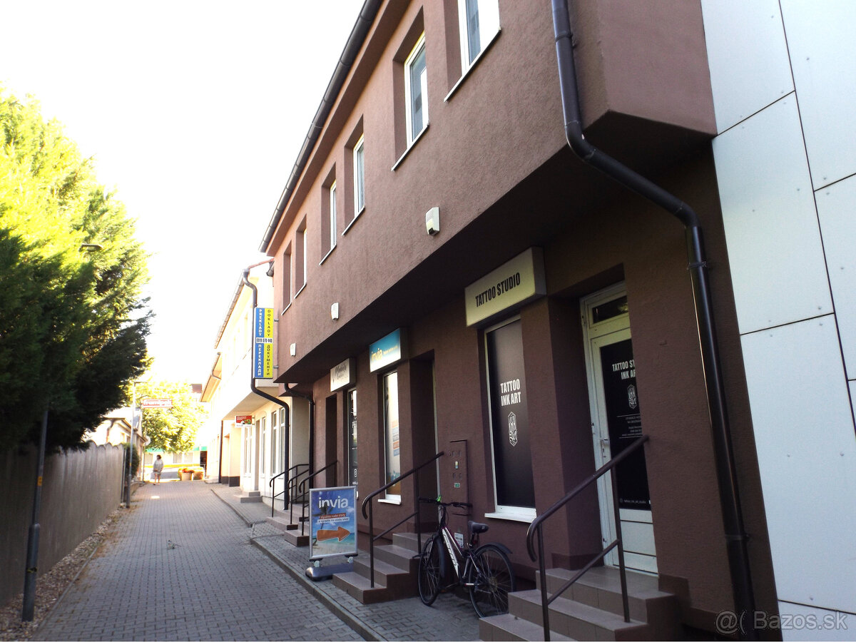 NA PREDAJ – polyfunkčný objekt v úplnom centre mesta Senec - - 3