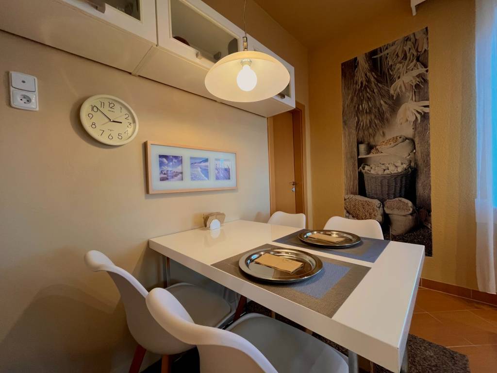 Štýlový 4-izbový byt na prenájom v rodinnom dome, Staré Mest - 3