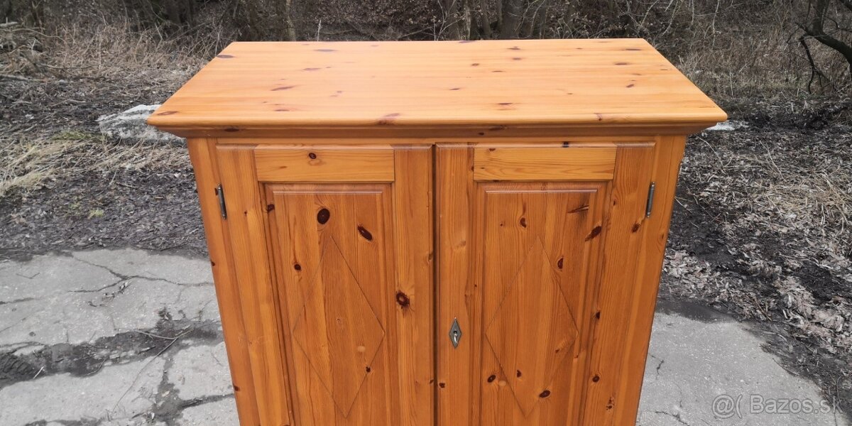 Celomasivná hlboká komoda - 3